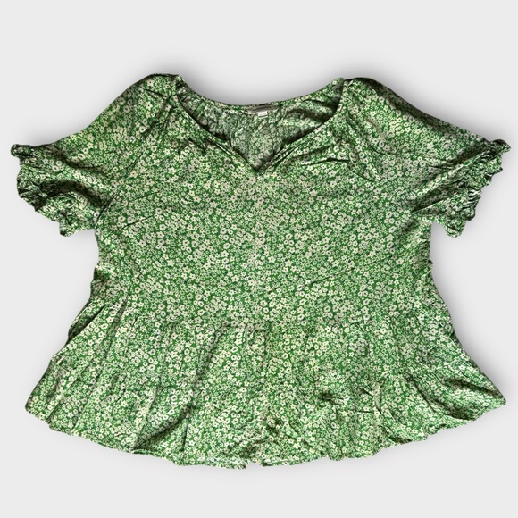 beachlunchlounge Tops - Beachlunchlounge Green Relaxed Floral Colorful Ruffled Blouse XL